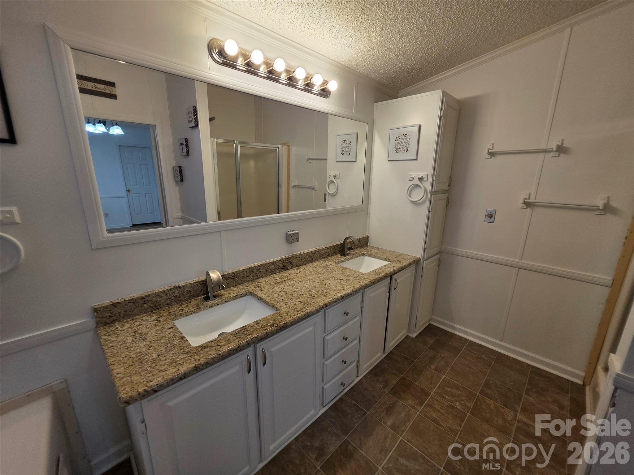 1395 Cape Hickory Road Hickory, NC 28601 - Photo 8 of 22