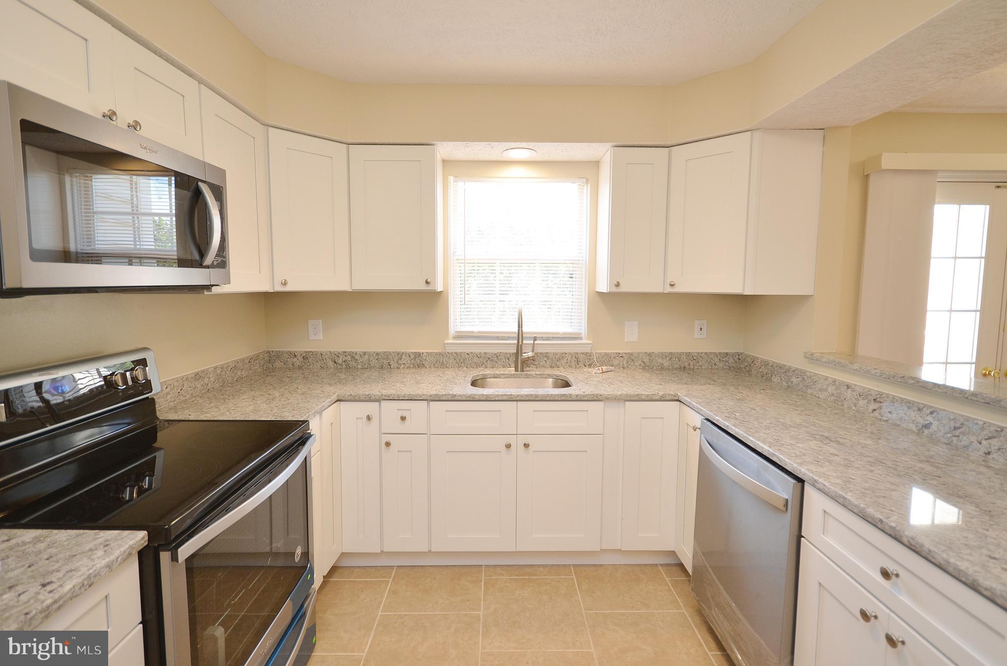 14091 Winding Ridge Lane Centreville, VA 20121 - Photo 3 of 29 New Cabinets