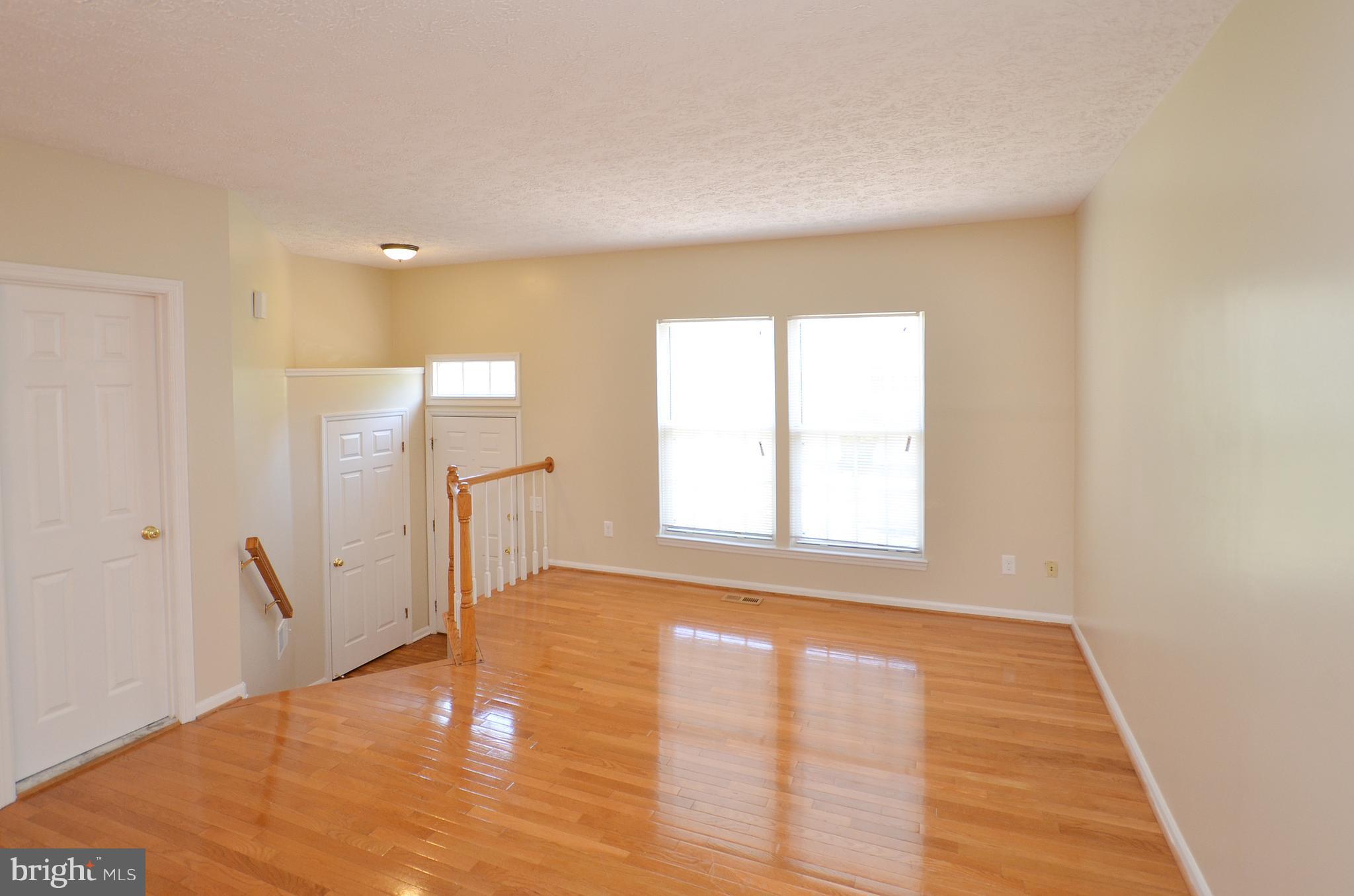 14091 Winding Ridge Lane Centreville, VA 20121 - Photo 10 of 29 Living Room