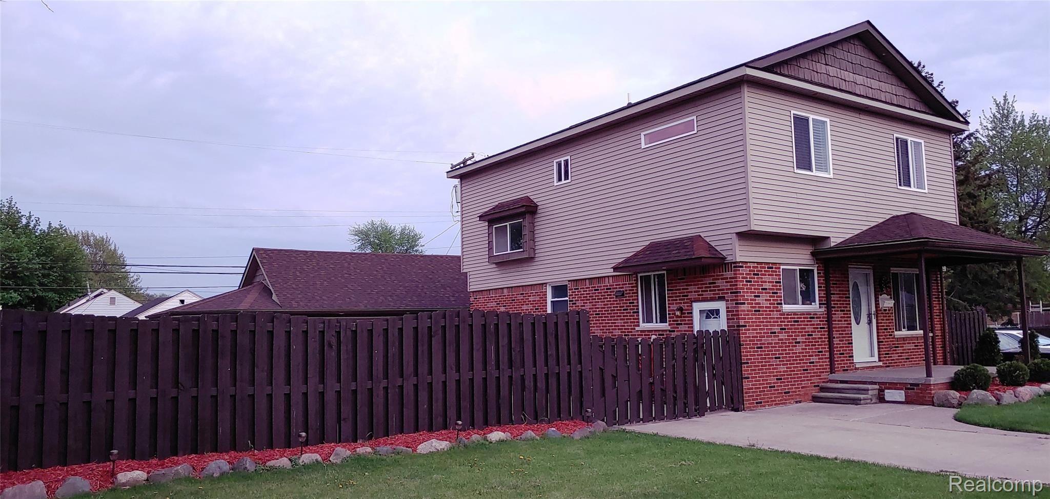 17528 Reed Street Melvindale, MI 48122 - Photo 2 of 30 REED 2.jpg