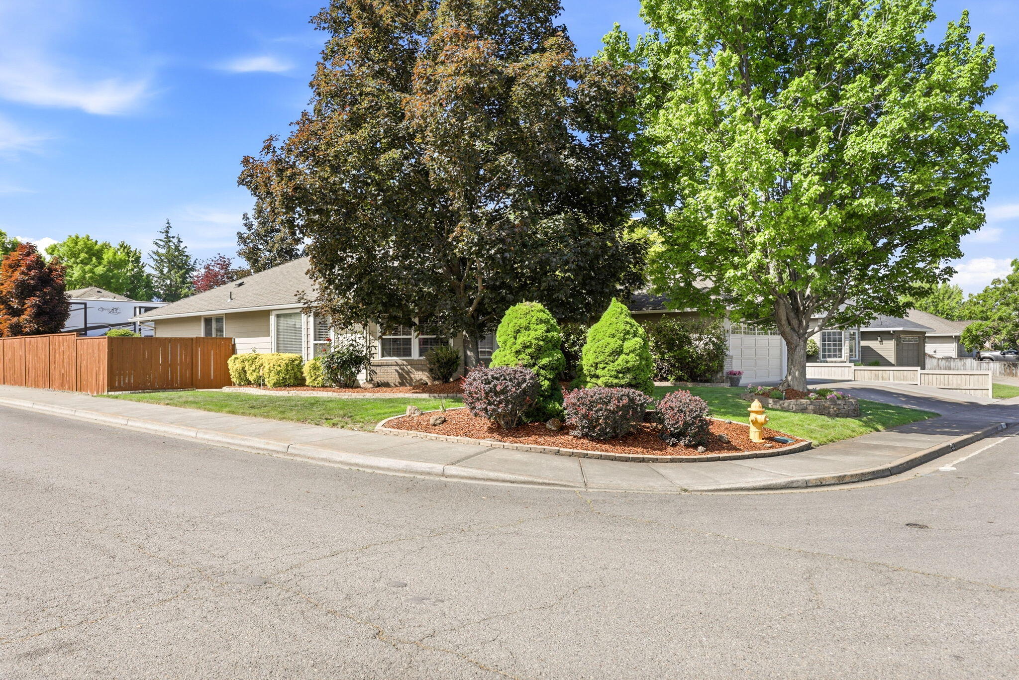3396 Alameda Street Medford, OR 97504 - Photo 3 of 44 3