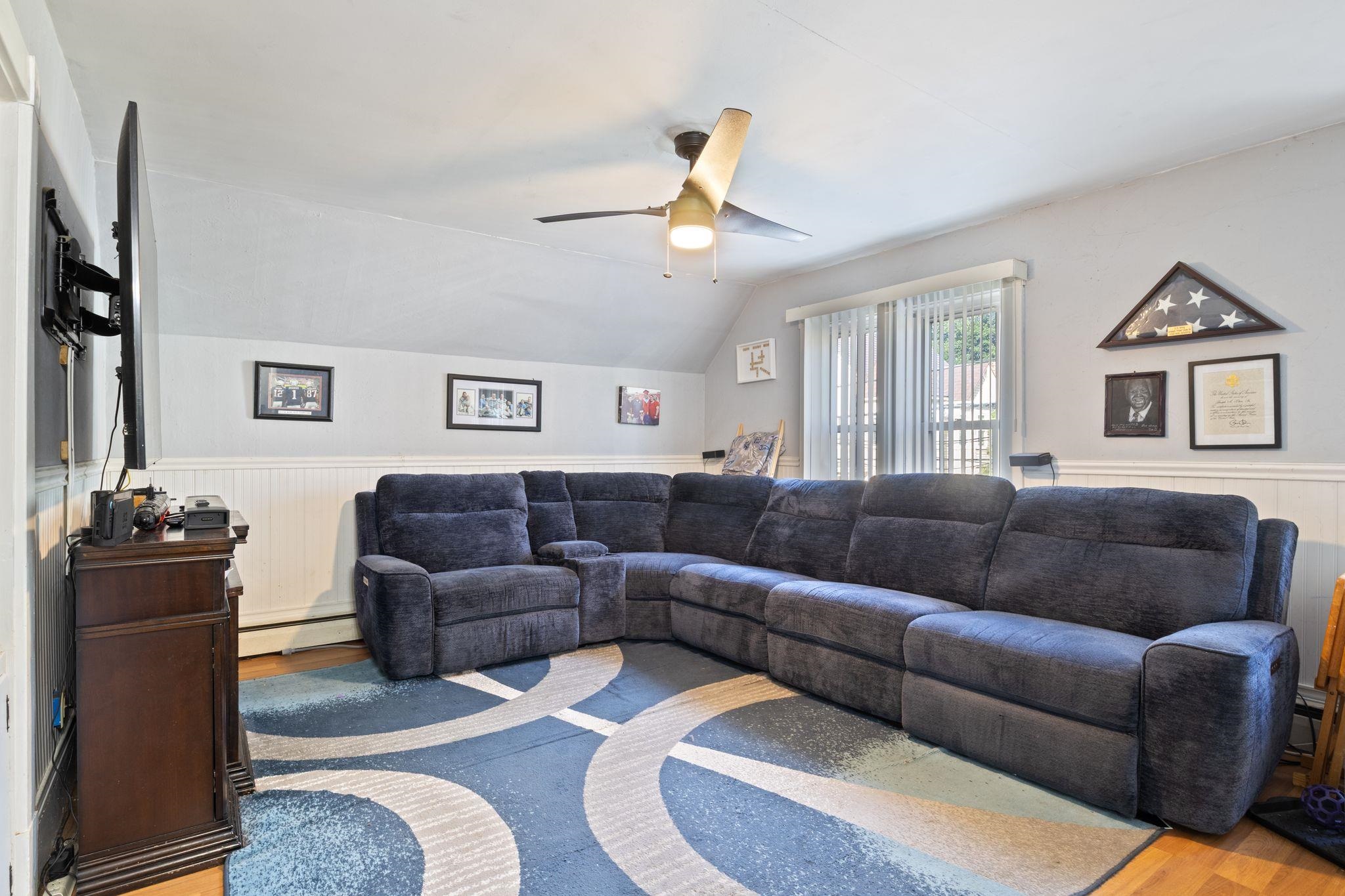 53 Chestnut Street Rochester, NH 03867 - Photo 17 of 33