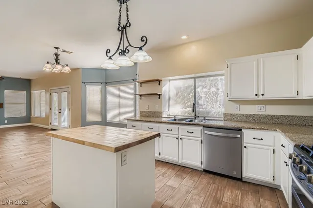 $2,400 | 1129 Galangate Avenue, Henderson, NV 89015