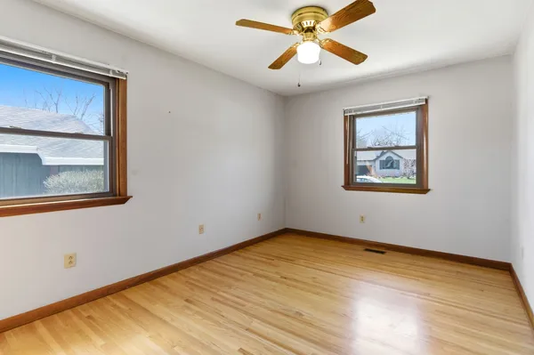 $370,000 | 14 Knollwood Place, Joliet, IL 60433