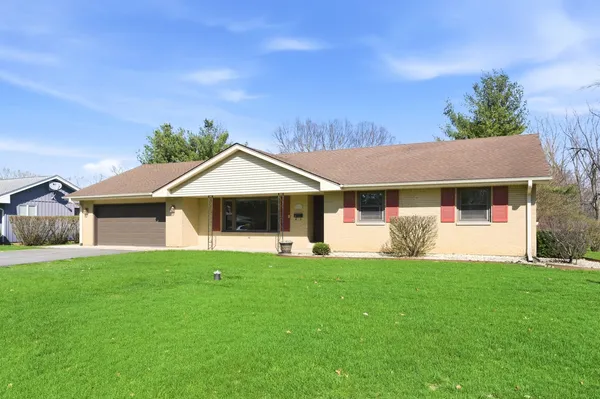 $370,000 | 14 Knollwood Place, Joliet, IL 60433