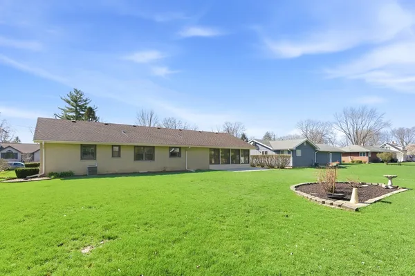 $370,000 | 14 Knollwood Place, Joliet, IL 60433