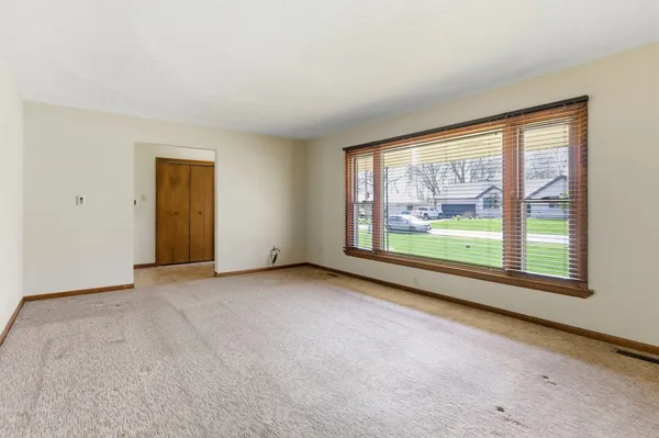 $370,000 | 14 Knollwood Place, Joliet, IL 60433