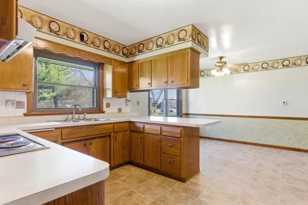 $370,000 | 14 Knollwood Place, Joliet, IL 60433