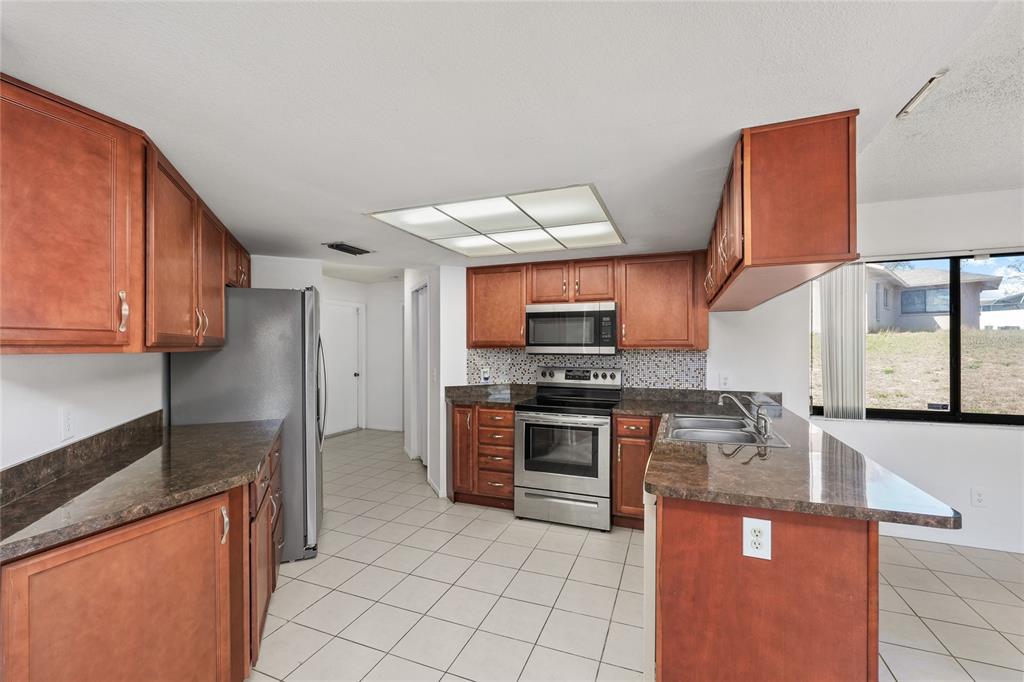 13143 Lawrence Street Spring Hill, FL 34609 - Photo 15 of 35