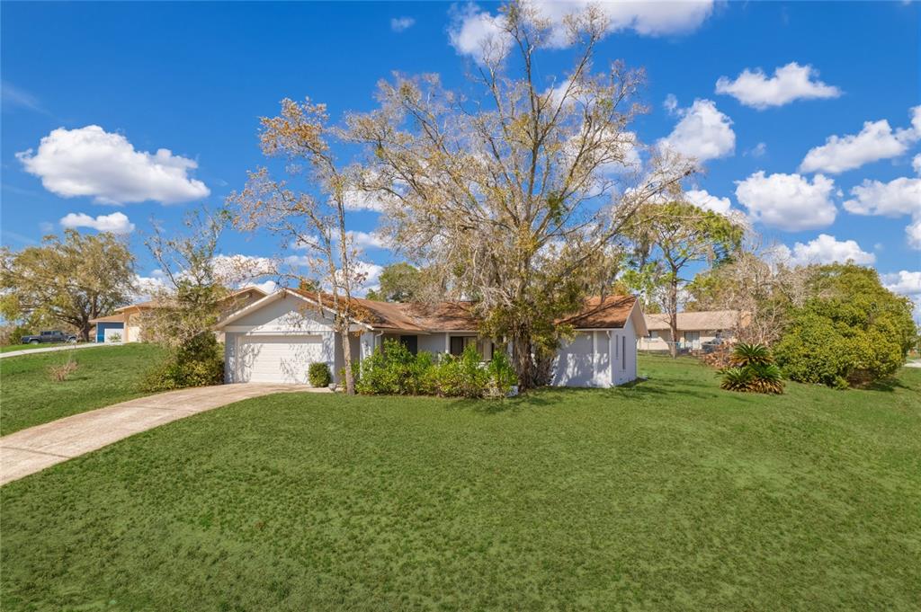 13143 Lawrence Street Spring Hill, FL 34609 - Photo 3 of 35