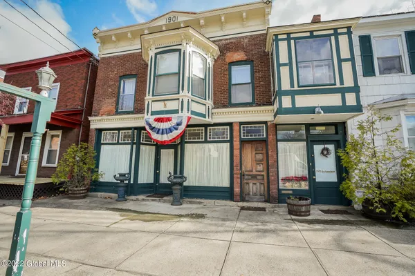 $1,300 | 140 Broad Street, Unit 2, Schuylerville, NY 12871
