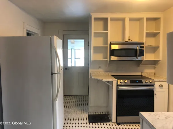 $1,300 | 140 Broad Street, Unit 2, Schuylerville, NY 12871