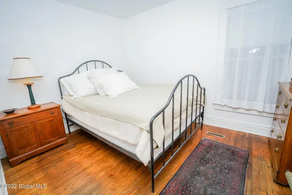 $1,300 | 140 Broad Street, Unit 2, Schuylerville, NY 12871