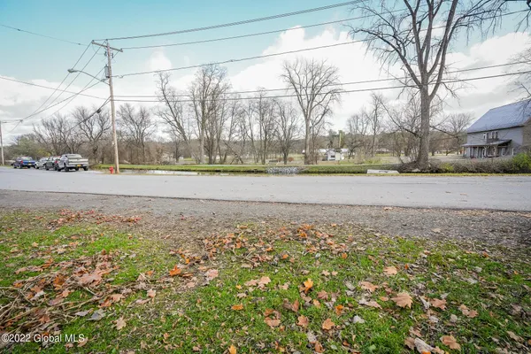 $1,300 | 140 Broad Street, Unit 2, Schuylerville, NY 12871