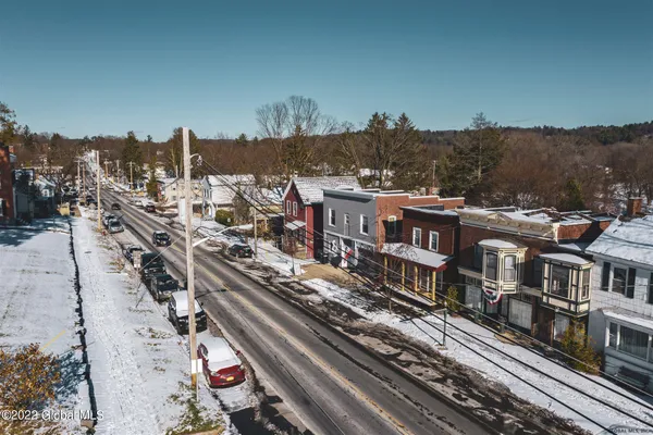 $1,300 | 140 Broad Street, Unit 2, Schuylerville, NY 12871
