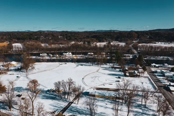 $1,300 | 140 Broad Street, Unit 2, Schuylerville, NY 12871