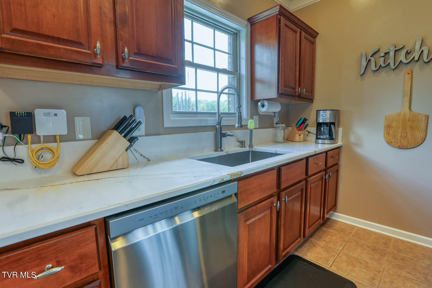 1709 Cherokee Road, Unit 301 Johnson City, TN 37604 - Photo 11 of 48 Lange. 1709 Cherokee. JC MLSb (9 of 37)