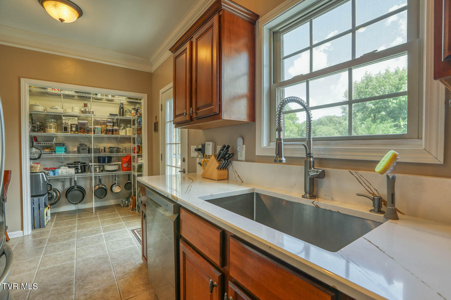 1709 Cherokee Road, Unit 301 Johnson City, TN 37604 - Photo 13 of 48 Lange. 1709 Cherokee. JC MLSb (11 of 37)