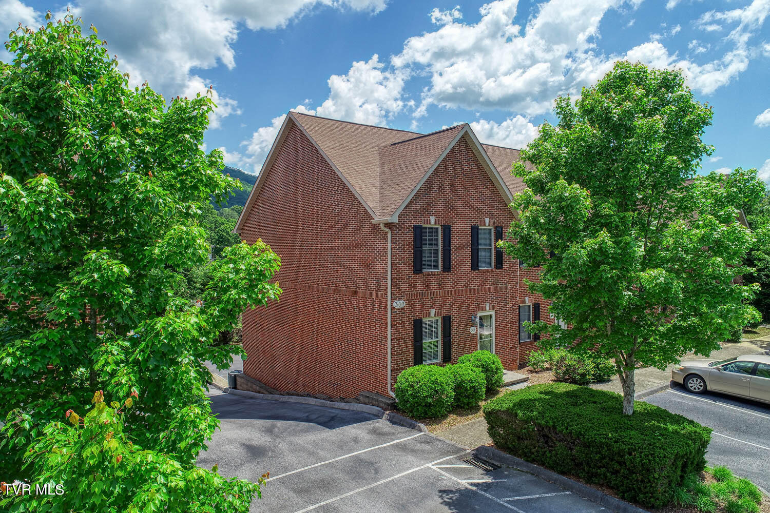 1709 Cherokee Road, Unit 301 Johnson City, TN 37604 - Photo 2 of 48 Lange. 1709 Cherokee. JC MLSa (14 of 24
