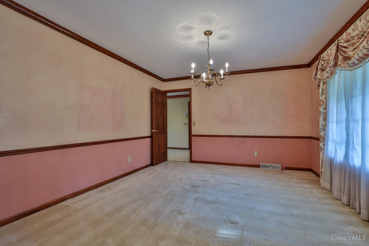 4912 Hubble Road Cincinnati, OH 45247 - Photo 11 of 50