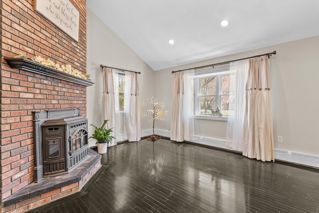 31 Country East Hampstead, NH 03826 - Photo 14 of 41