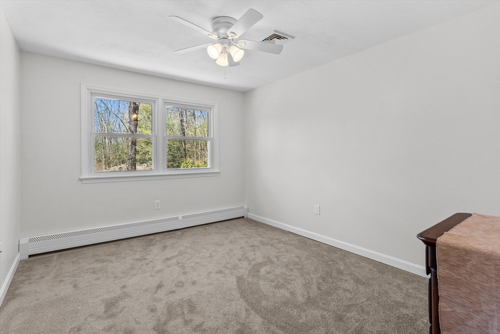 31 Country East Hampstead, NH 03826 - Photo 17 of 41