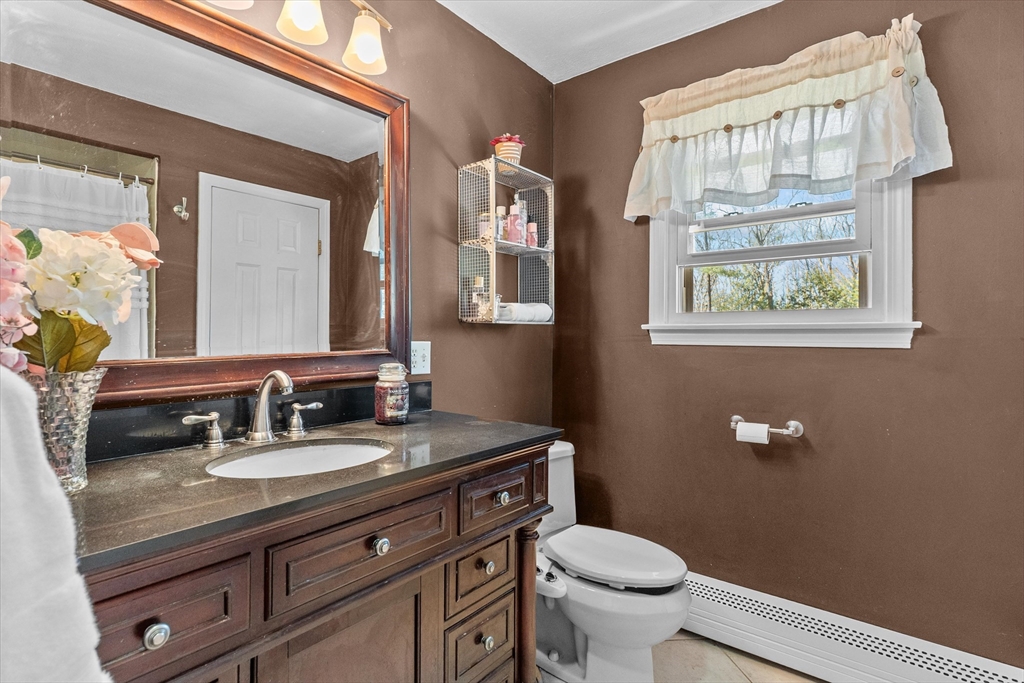 31 Country East Hampstead, NH 03826 - Photo 18 of 41