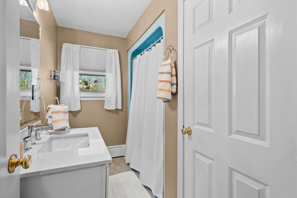 31 Country East Hampstead, NH 03826 - Photo 26 of 41