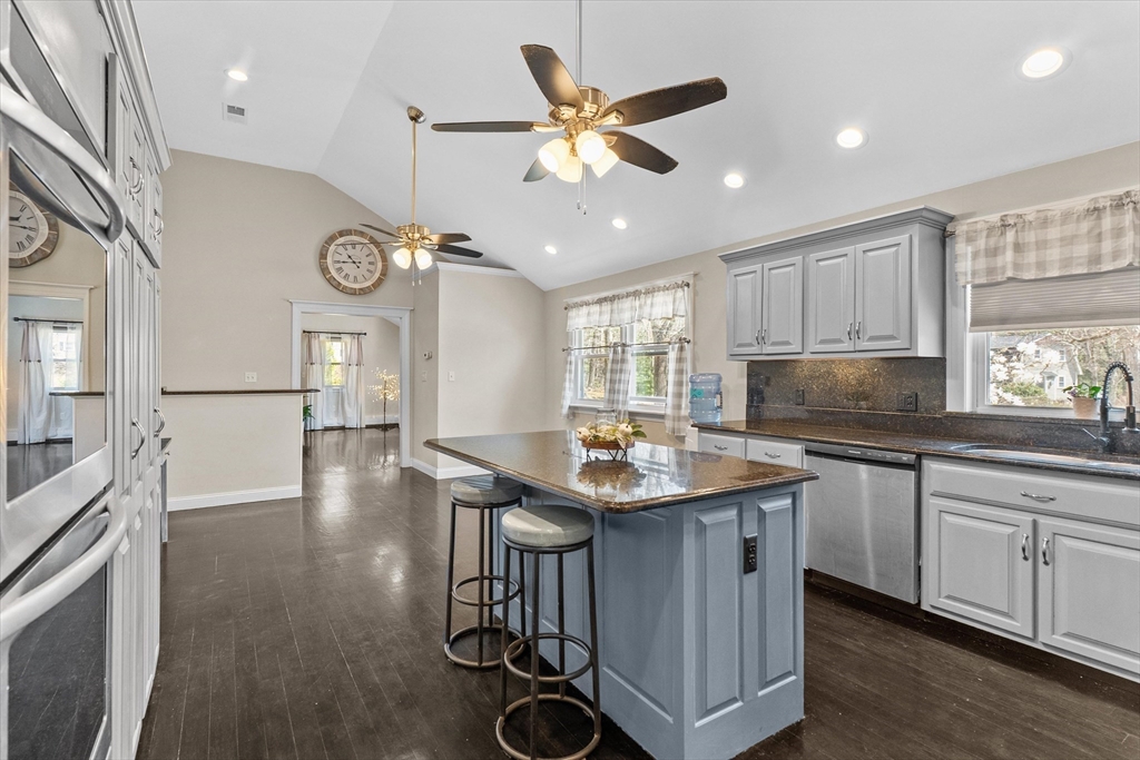 31 Country East Hampstead, NH 03826 - Photo 4 of 41