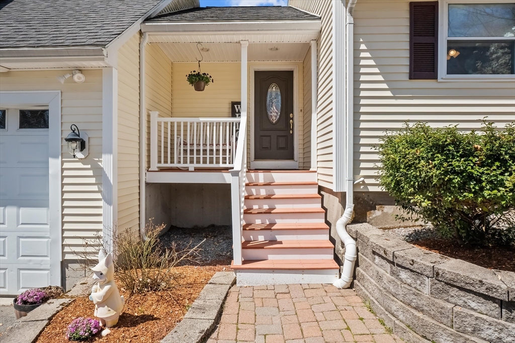 31 Country East Hampstead, NH 03826 - Photo 9 of 41