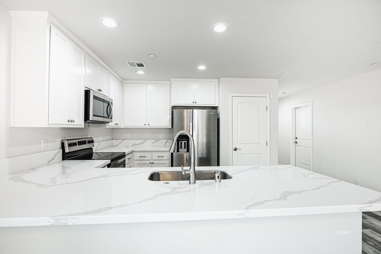 1433 South McCall Street Ridgecrest, CA 93555 - Photo 6 of 38 Gallery Image 6