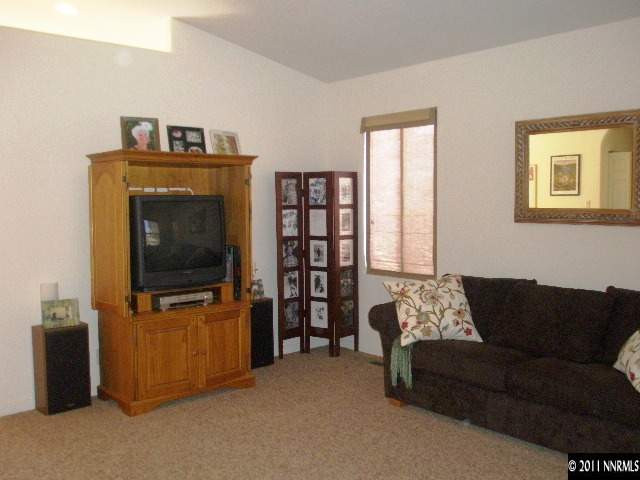 2110 Eagle Greens Drive Reno, NV 89521 - Photo 5 of 11 Photo 5