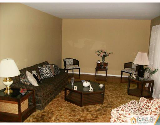 4 Packard Road East Brunswick, NJ 08816 - Photo 5 of 10 Gallery Image 5