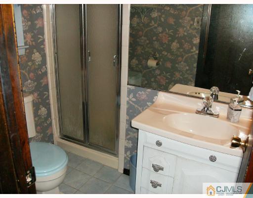 4 Packard Road East Brunswick, NJ 08816 - Photo 8 of 10 Gallery Image 8