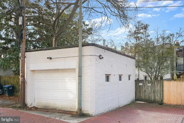 $7,000 | 3029 Dent Place Northwest, Washington, DC 20007