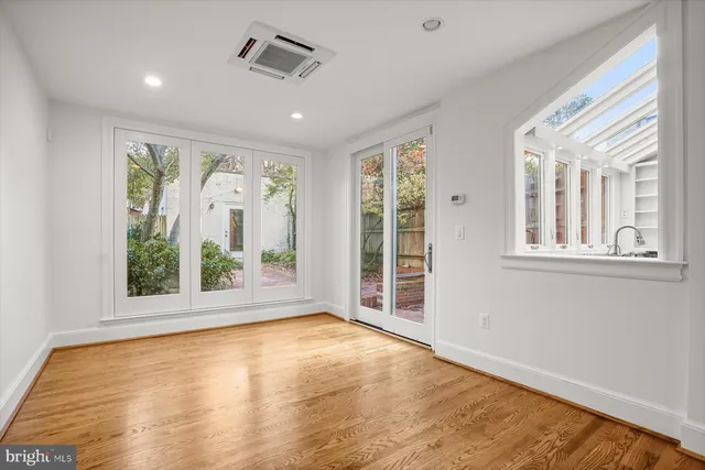 $7,000 | 3029 Dent Place Northwest, Washington, DC 20007