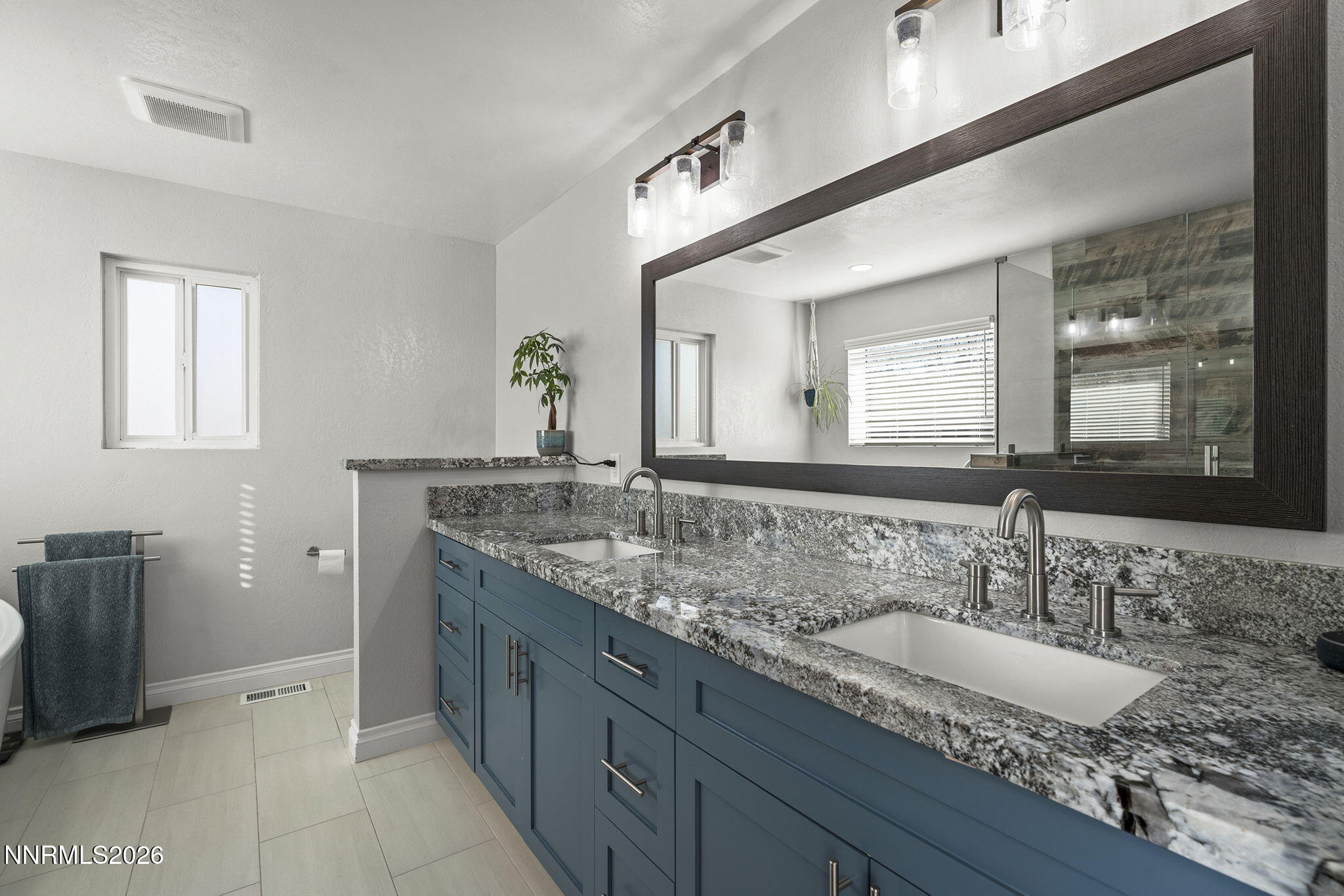 1790 Marla Drive Reno, NV 89509 - Photo 16 of 37 19-web-or-mls-_DSC4171