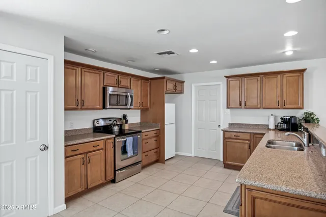 $445,000 | 13657 North 21st Avenue, Phoenix, AZ 85029