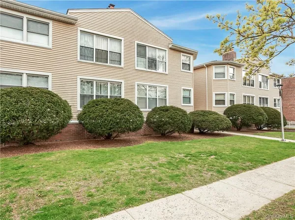 $2,100 | 15 Quinby Avenue, Unit 2C, White Plains, NY 10606