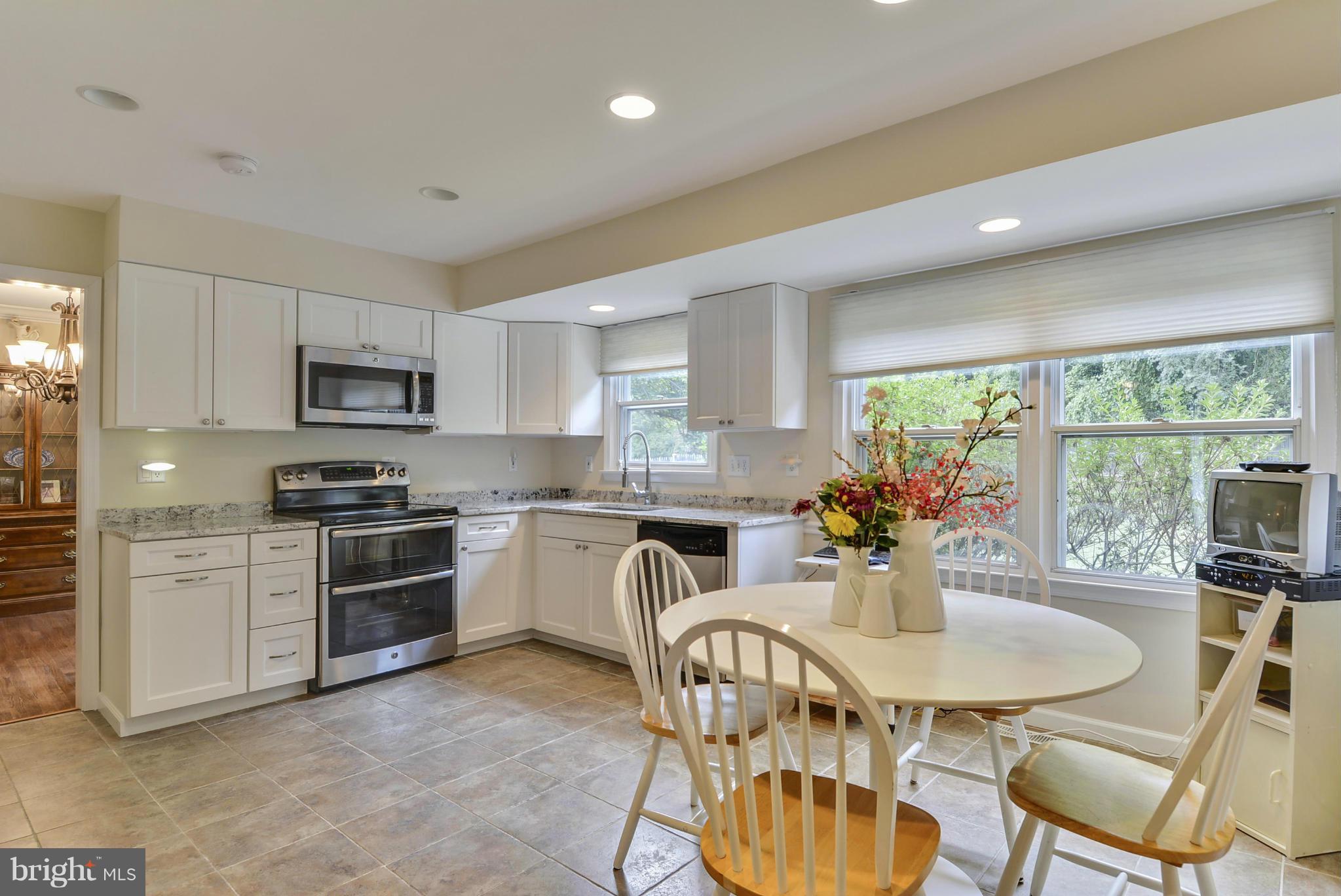 21 Stonegate Drive Silver Spring, MD 20905 - Photo 5 of 28 Kitchen