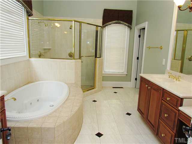 2521 Sharon View Lane Raleigh, NC 27614 - Photo 14 of 25 Gallery Image 14