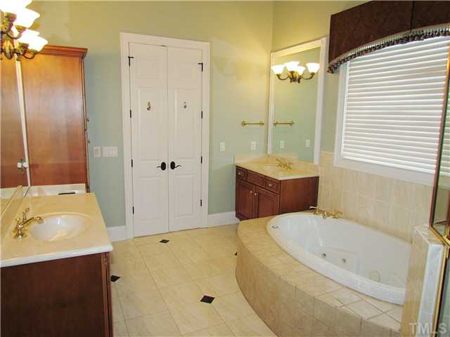 2521 Sharon View Lane Raleigh, NC 27614 - Photo 15 of 25 Gallery Image 15