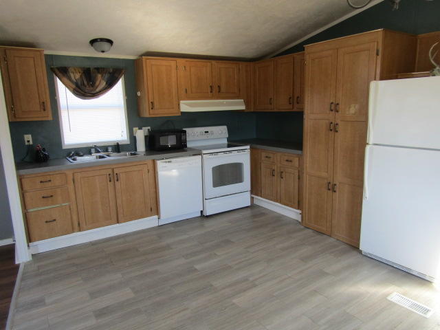 3090 Jack Road Laurel Hill, FL 32567 - Photo 10 of 18 Kitchen
