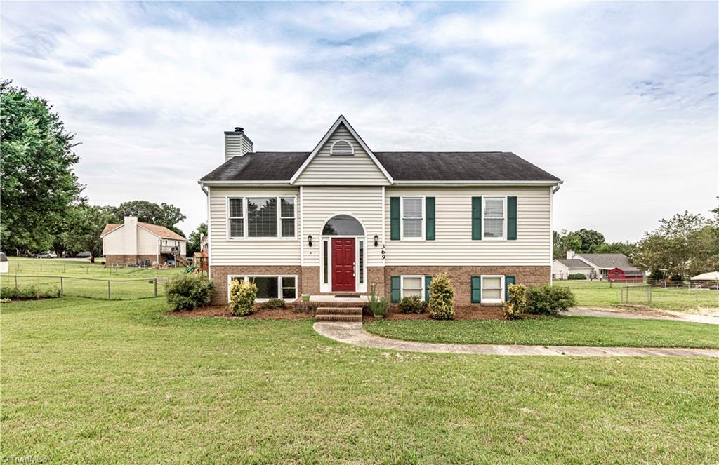 369 Central Road Clemmons, NC 27012 - Photo 1 of 23 Gallery Image 1