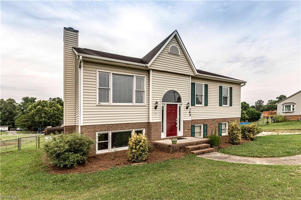 369 Central Road Clemmons, NC 27012 - Photo 2 of 23 Gallery Image 2