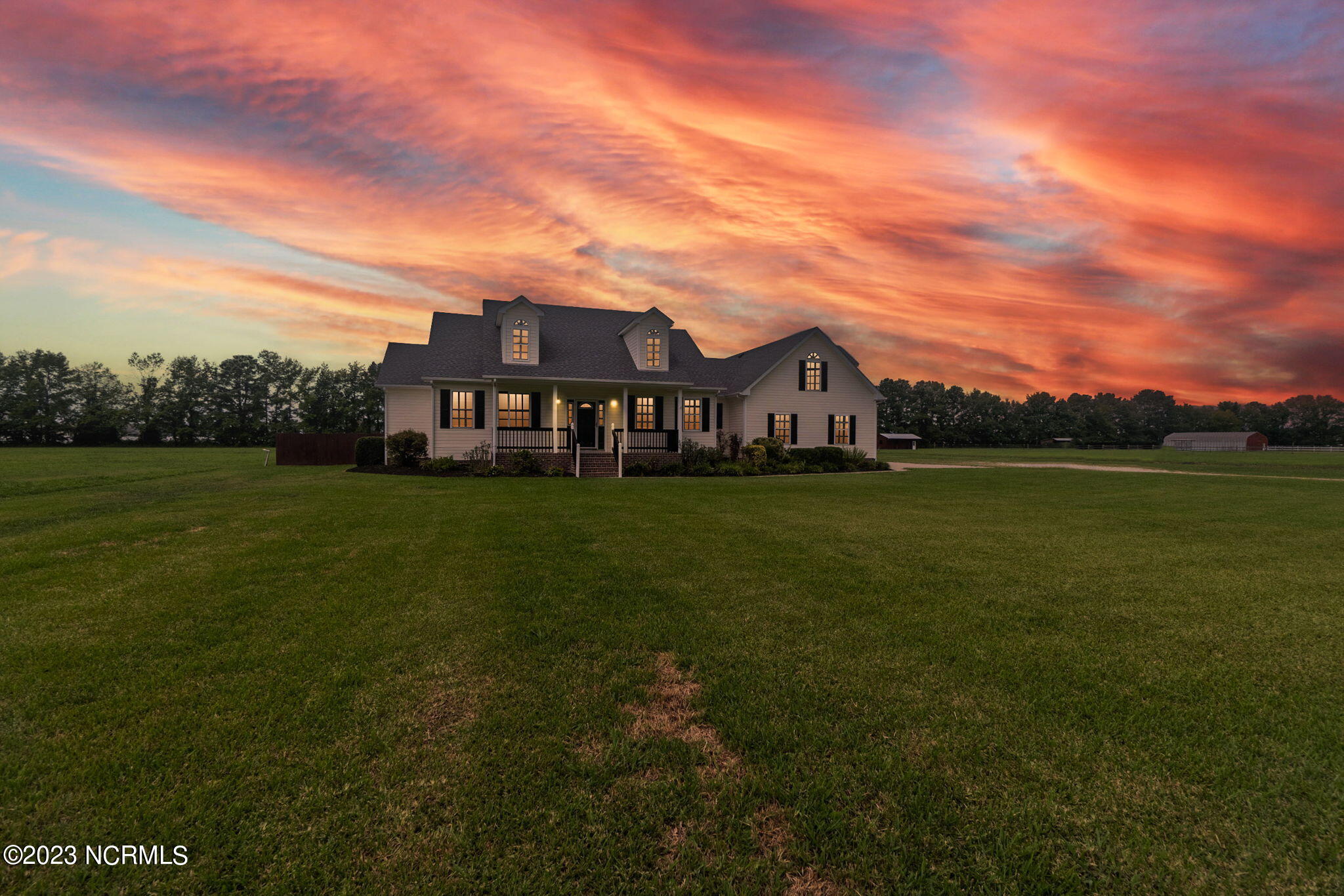 196 Old Jury Road Moyock, NC 27958 - Photo 6 of 44 Twilight photo