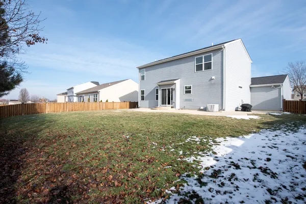 $3,200 | 217 Kristen Street, Plano, IL 60545