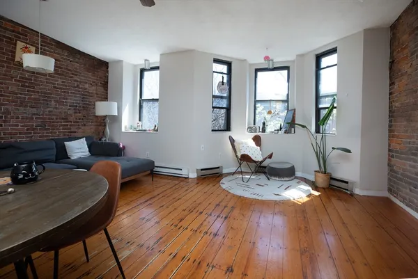 $4,250 | 75 Chandler Street, Unit 7, Boston, MA 02116