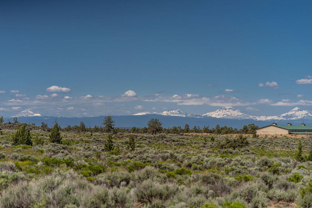 17446 Southwest Mount Adams Loop Powell Butte, OR 97753 - Photo 51 of 72 RileyVisualsa-54