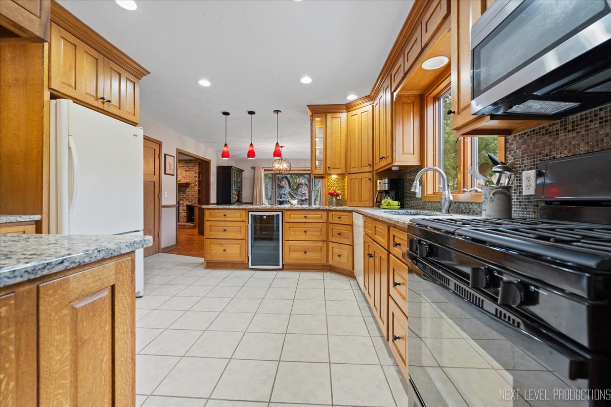 9499 Corneils Road Bristol, IL 60512 - Photo 12 of 49 Gallery Image 12